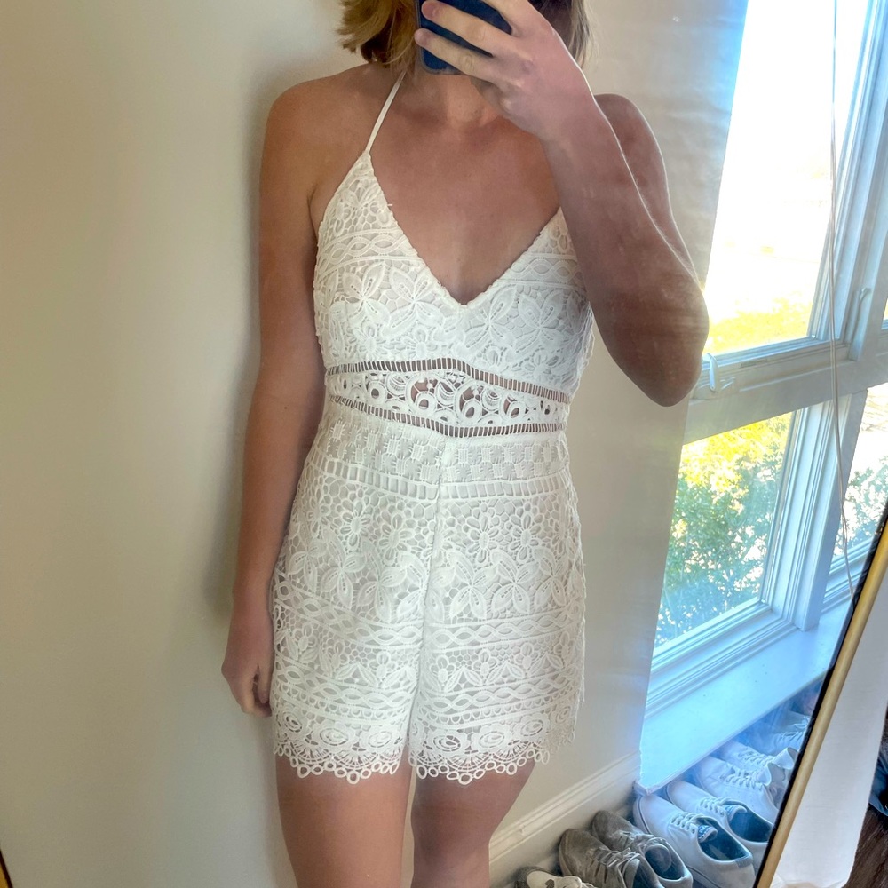 Lush Size M White Lace Romper with Adjustable Strap